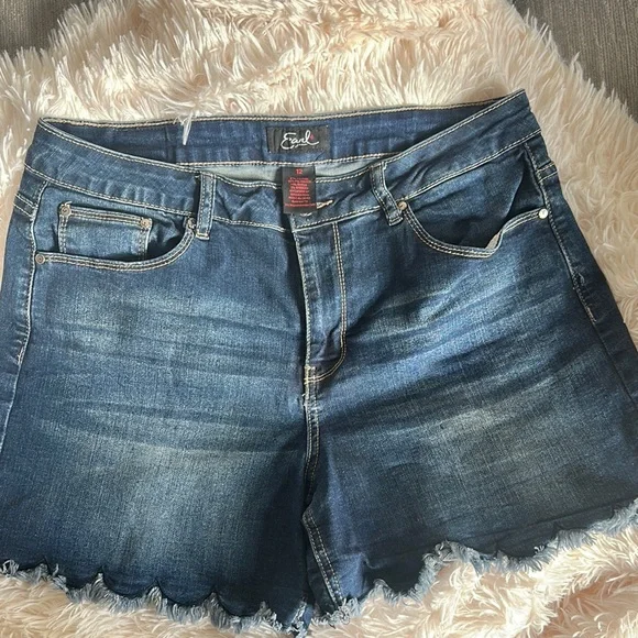 Earl Jeans Classic Blue Jean Shorts - Picture 1 of 6
